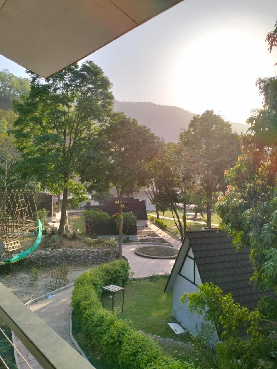 Welcomheritage Tarangi Ramganga Resort Marchula Buitenkant foto