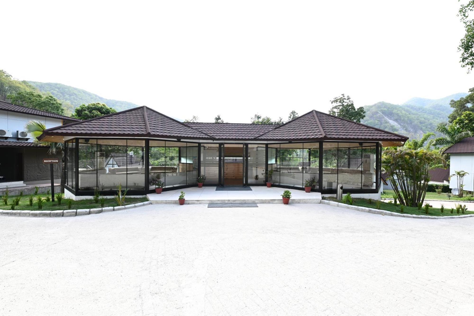 Welcomheritage Tarangi Ramganga Resort Marchula Buitenkant foto