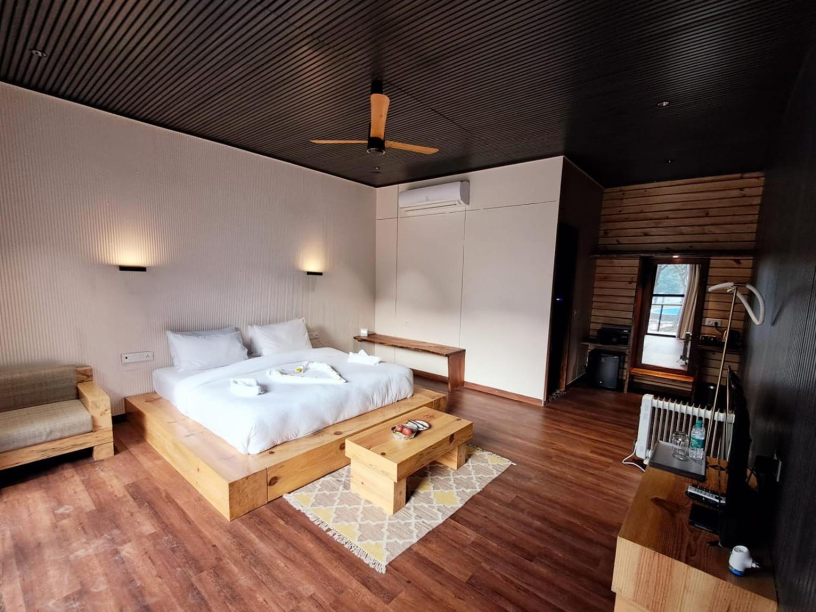 Welcomheritage Tarangi Ramganga Resort Marchula Buitenkant foto