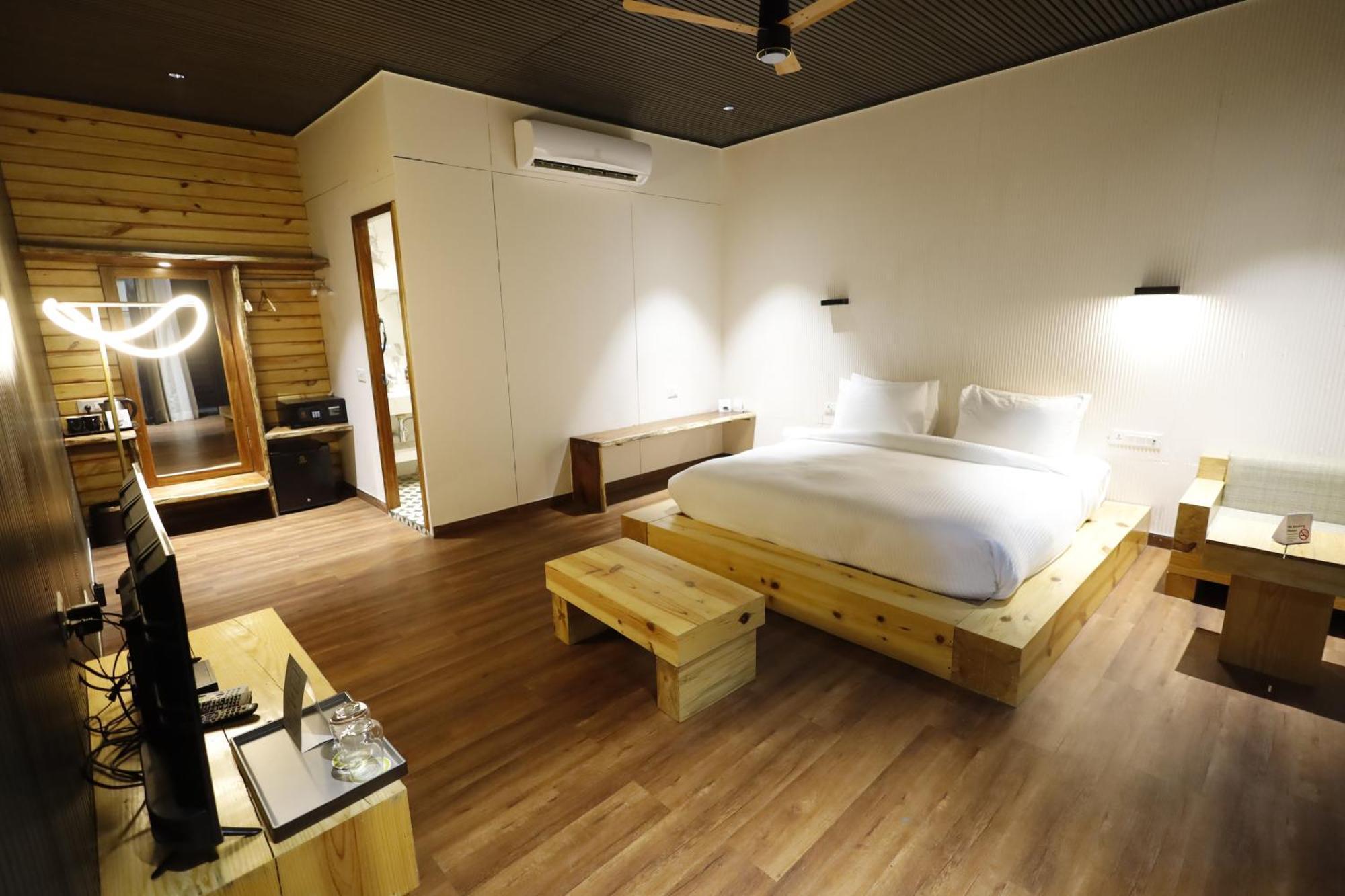 Welcomheritage Tarangi Ramganga Resort Marchula Buitenkant foto