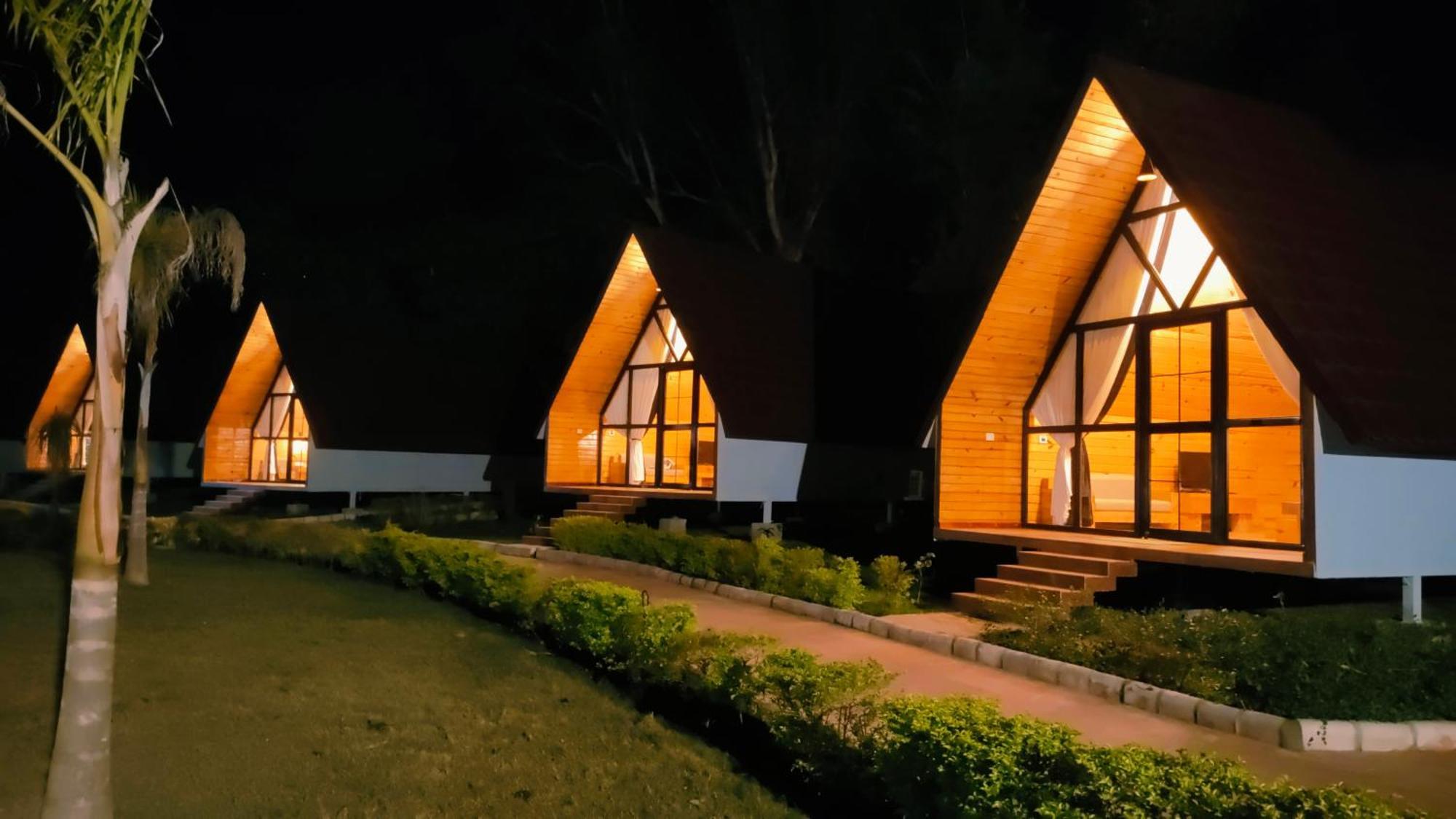 Welcomheritage Tarangi Ramganga Resort Marchula Buitenkant foto